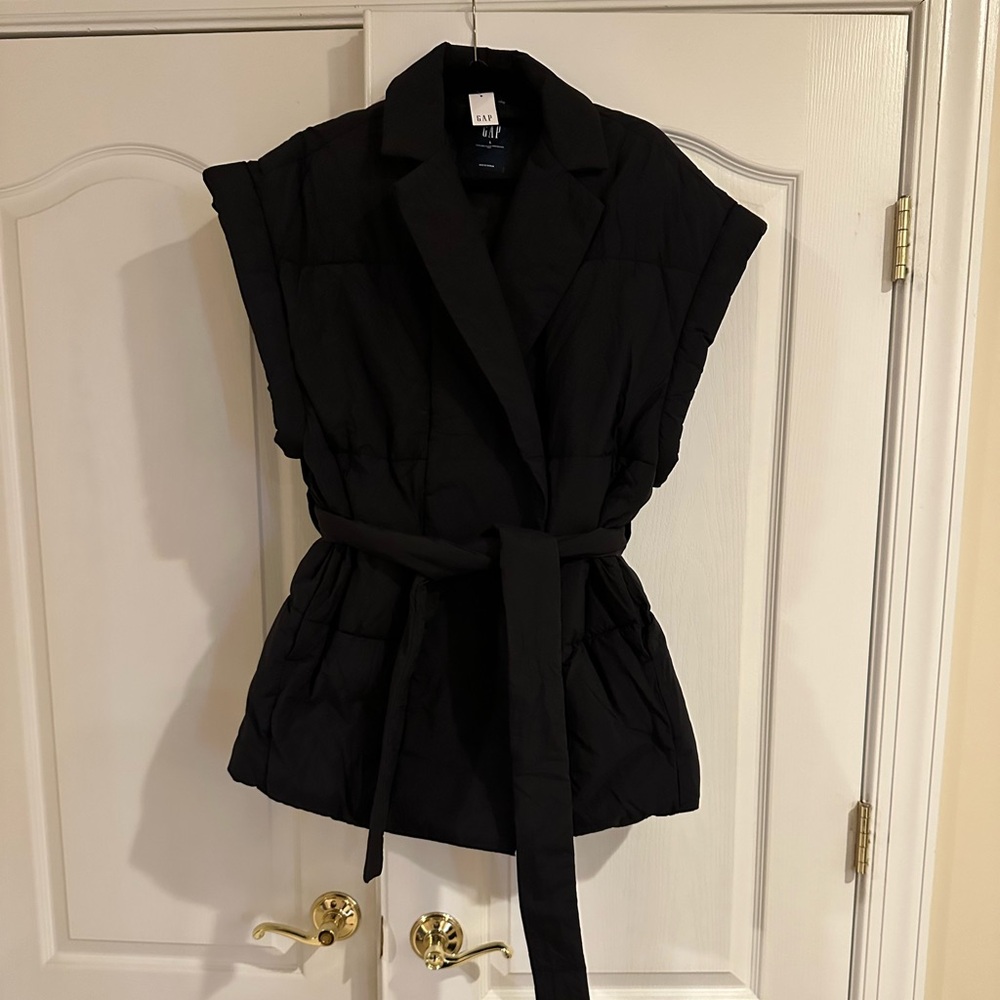 Gap puffer vest